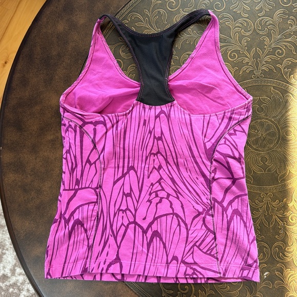 Nike athletic tank top - Picture 2 of 5